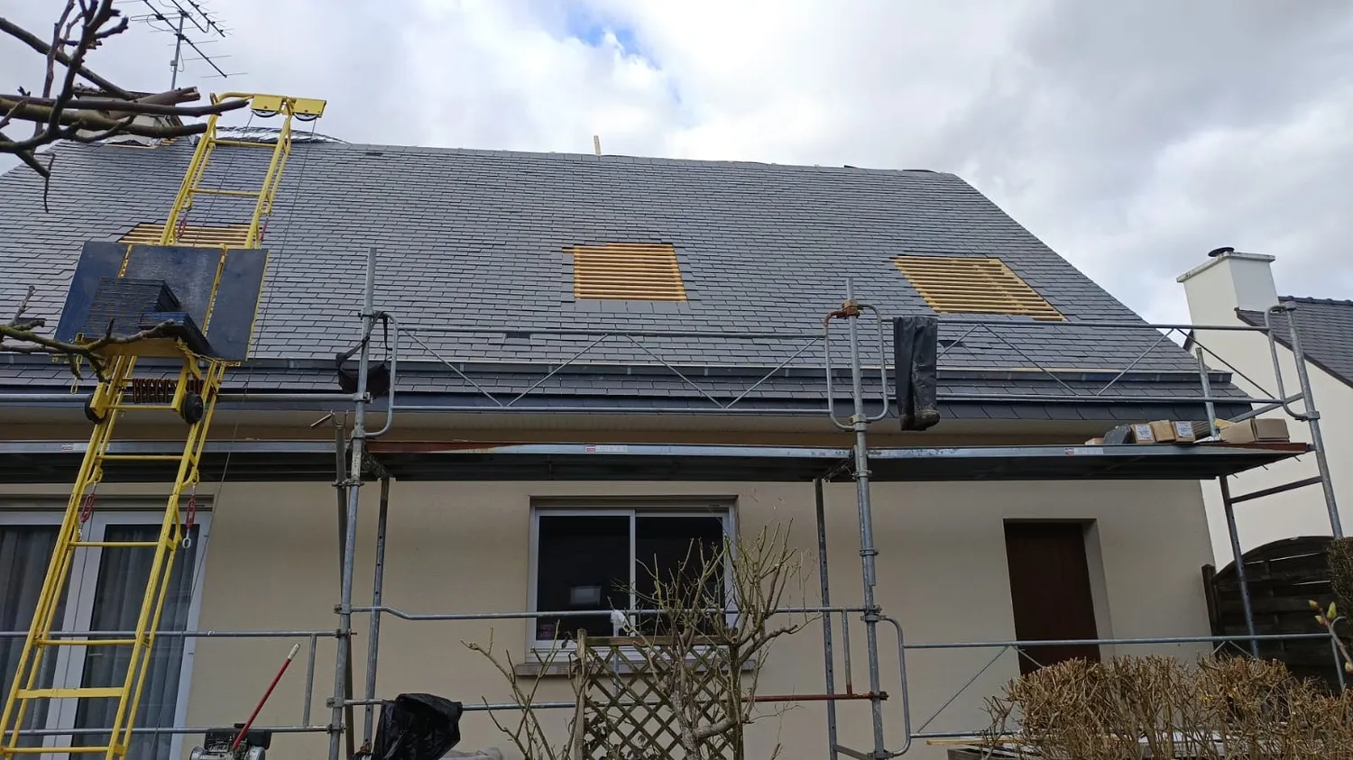 installation de fenetre de toit guichen