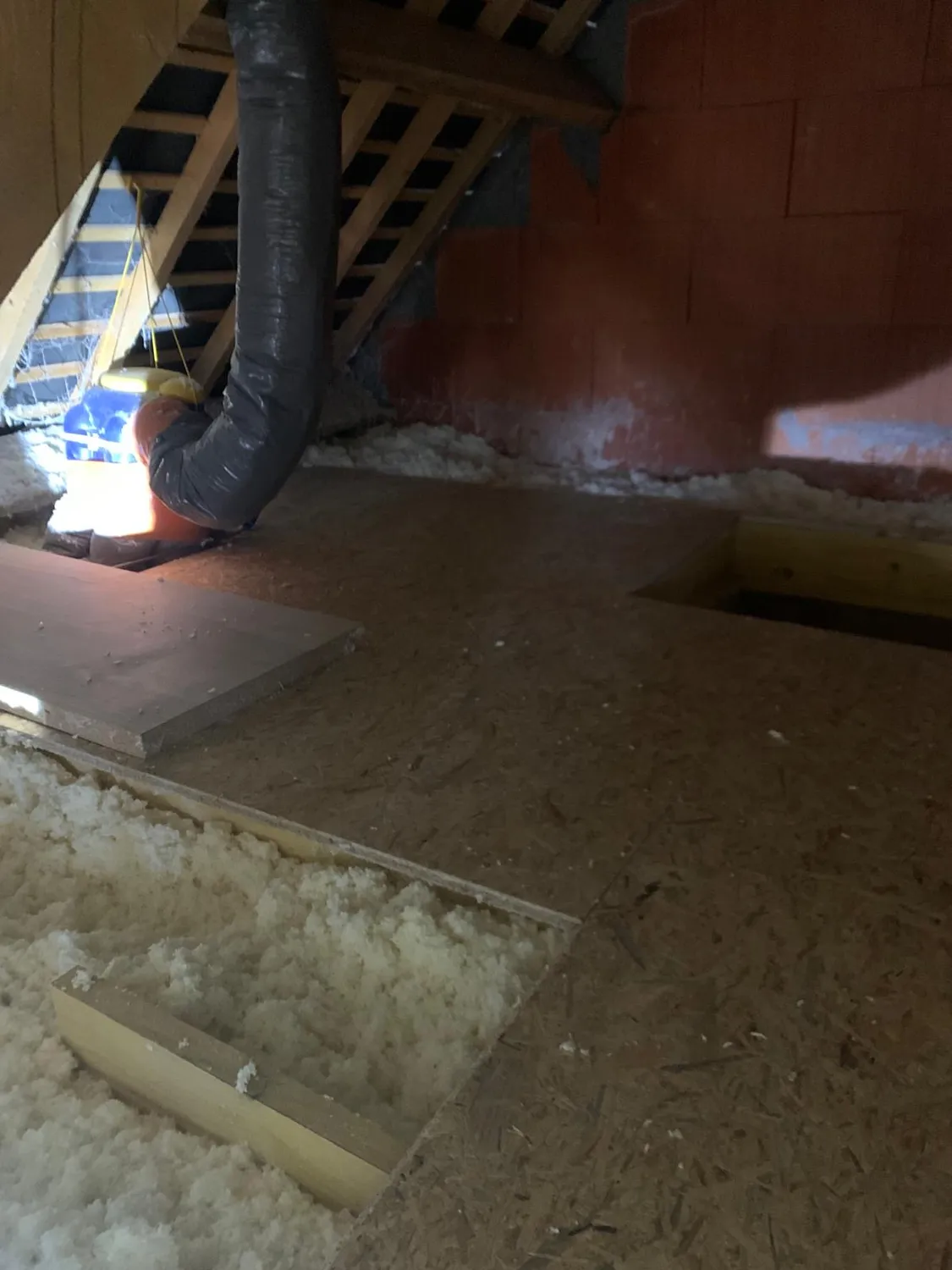 installation de fenetre de toit laille